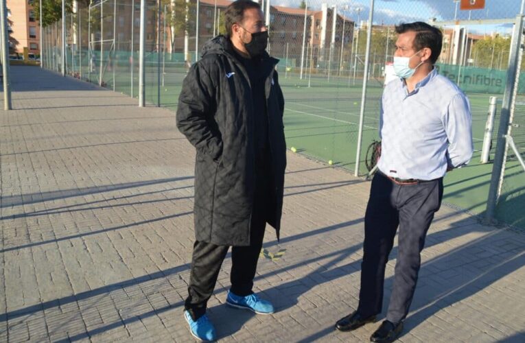 ALCALÁ DE HENARES/ Critican el estado de las aceras y “la falta de limpieza” del Distrito V