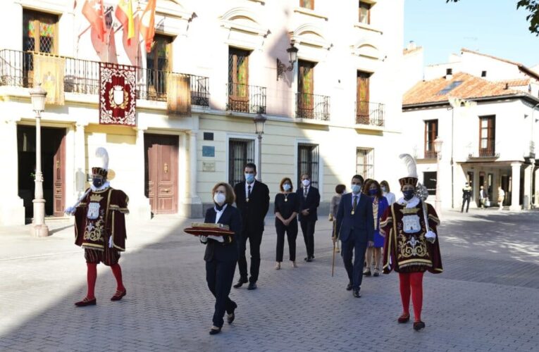 ALCALÁ DE HENARES/ Este es el homenaje a Cervantes en el 473 aniversario de su bautismo