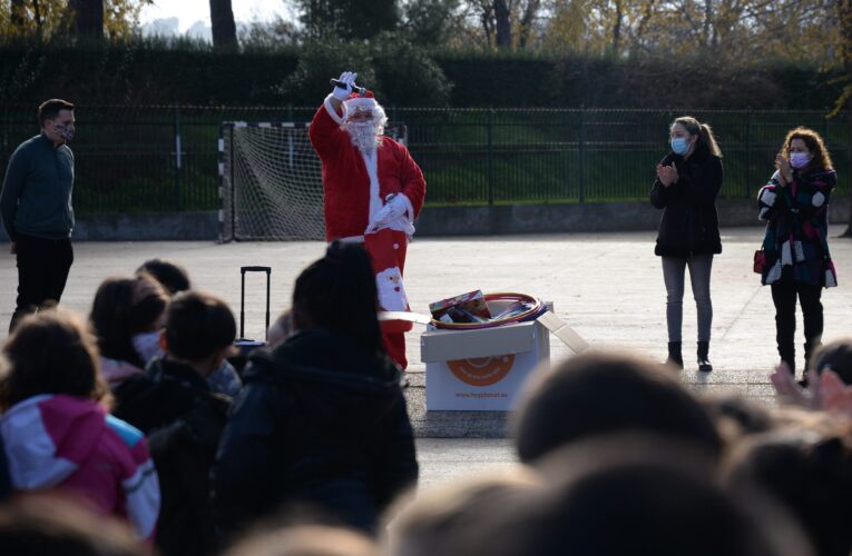 La Concejalía de Participación lleva la magia de la Navidad a los centros escolares de Alcalá