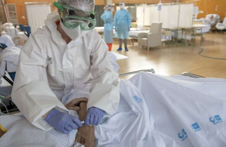 ALCALÁ DE HENARES/ Entregan distinciones honoríficas a estudiantes voluntarios contra la Covid