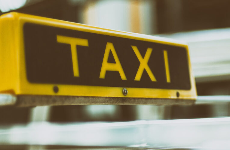 Los taxis comienzan a dar servicio en Alcalá de Henares