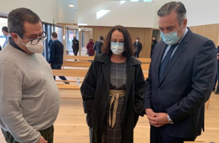 ALCALÁ DE HENARES/ Entregan 70 ordenadores a funcionarios y empleados del partido judicial