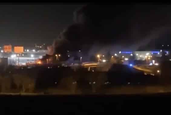 ALCALÁ DE HENARES/ El incendio en ‘Caravaning K2’ afectó a 12 vehículos y comenzó en las oficinas