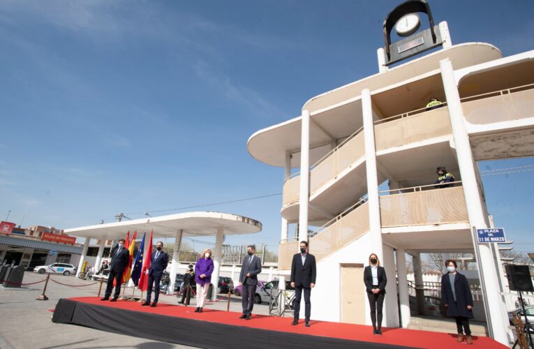 Minuto de silencio y ofrenda floral en el XVII aniversario de los atentados del 11-M