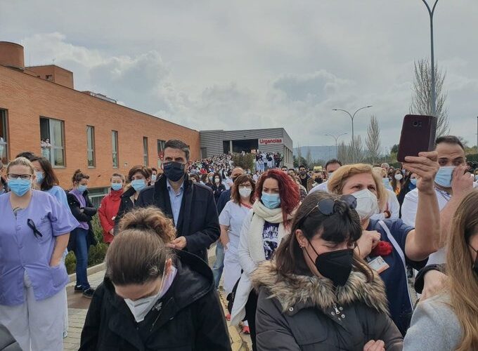 Rodríguez Palacios participa en el acto en memoria del sanitario asesinado en el Hospital Príncipe de Asturias