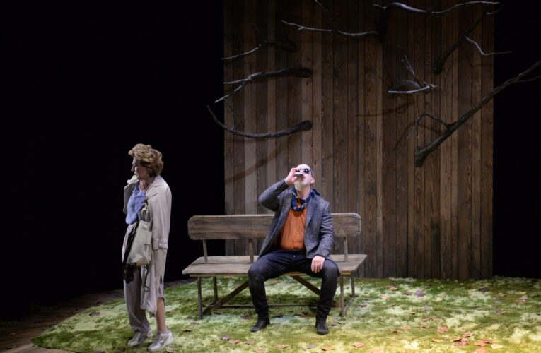 El sábado el Teatro Salón Cervantes recibió a Isabel Ordaz y Santiago Molero que protagonizaron “El Beso”