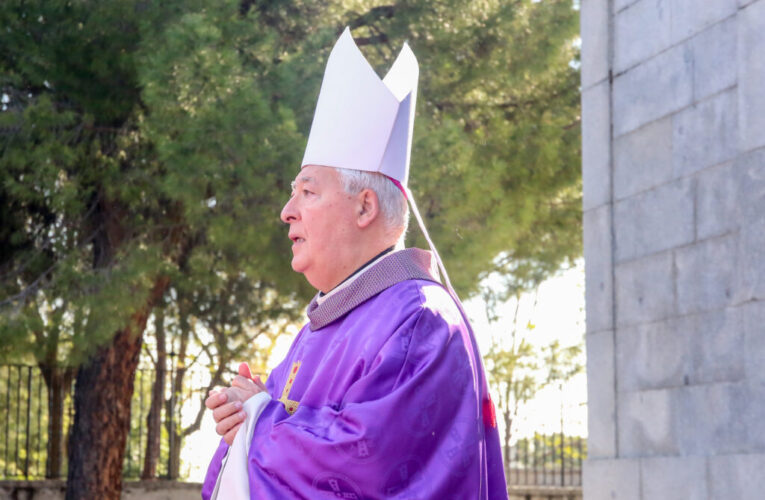 ALCALÁ DE HENARES/ Exigen al obispo Reig Plá que pida perdón: “Nos avergüenza”