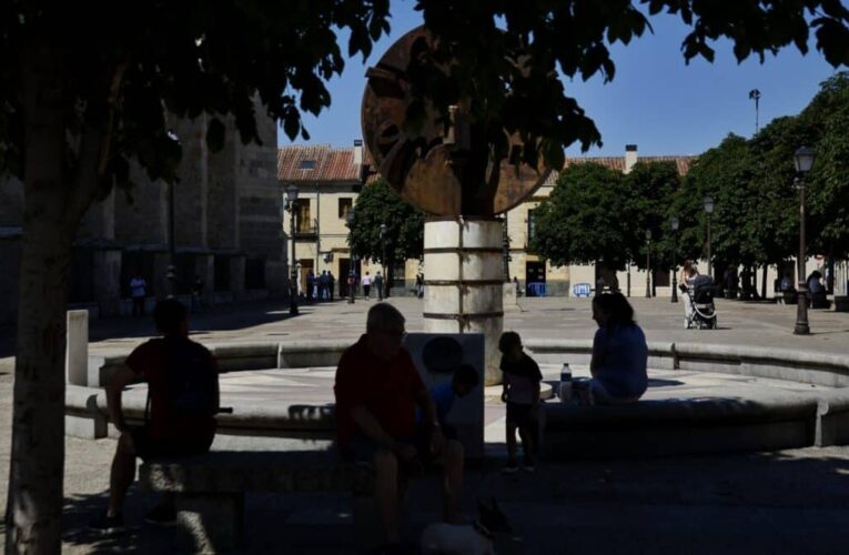 ALCALÁ DE HENARES/ Realizarán un estudio sobre la titularidad municipal de la Plaza de los Santos Niños