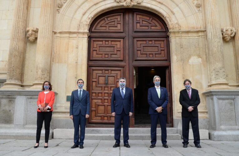 ALCALÁ DE HENARES/ La ciudad homenajea a Cervantes en el Día del Libro