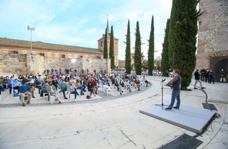 ALCALÁ DE HENARES/ Piquet a Almeida: “Envidiamos tener un alcalde como tú”
