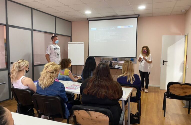 ALCALÁ DE HENARES/ Quince alcalaínas se forman como operarias de la industria farmacéutica