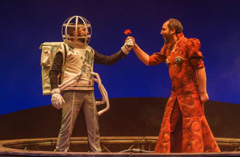Ron Lalá llega este fin de semana al Teatro Salón Cervantes con música y humor en “Villa y Marte”