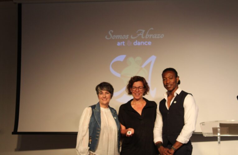El proyecto “Somos Abrazo” crece con la presentación de un vídeo dirigido por la escultora Ana Hernando