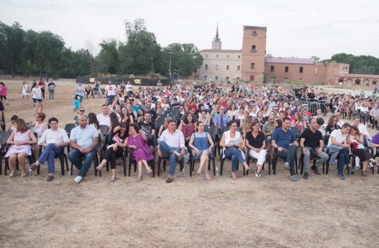 El Ayuntamiento homenajea a los voluntarios que colaboraron durante los momentos más duros de la pandemia 