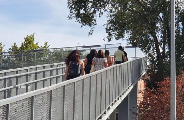 Abierta la pasarela peatonal de la calle Escudo tras finalizar las obras de reparación y adecuación