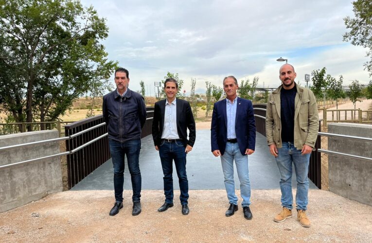 Construimos una nueva pasarela sobre el arroyo Camarmilla