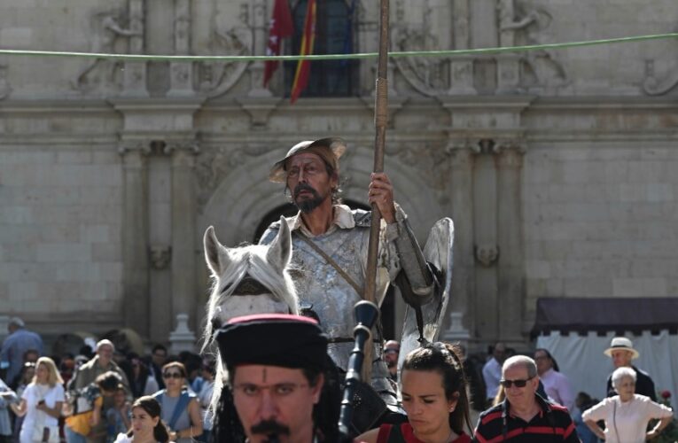 El Mercado Cervantino de Alcalá, la mejor opción para viajar este puente sin salir de Madrid