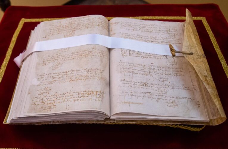 Alcalá de Henares celebra el 475 aniversario del bautismo de Miguel de Cervantes en la ciudad