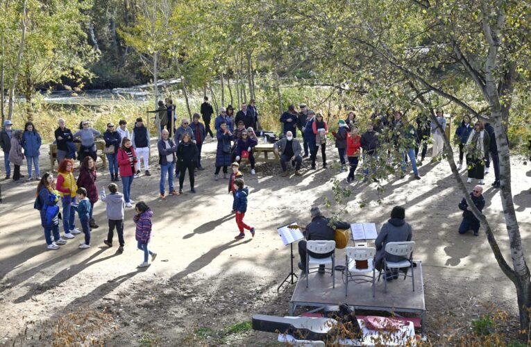 Los numerosos asistentes han podido disfrutar de música Jazz, rock folk, piano, guitarra, trompeta… en un paseo inolvidable por la ribera del río Henares