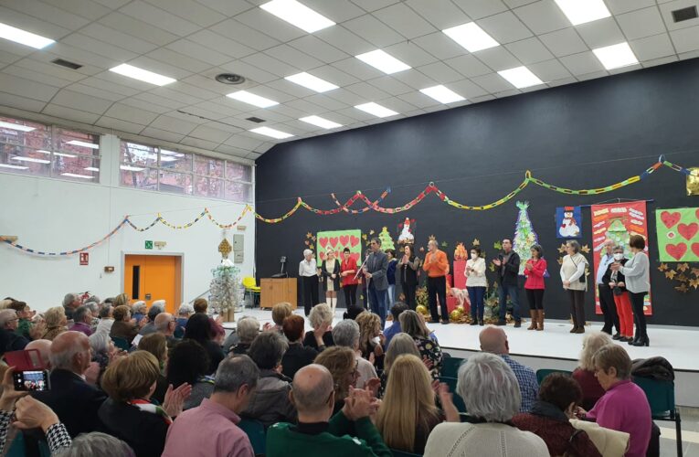 La Escuela Municipal de Adultos celebró su tradicional fiesta navideña