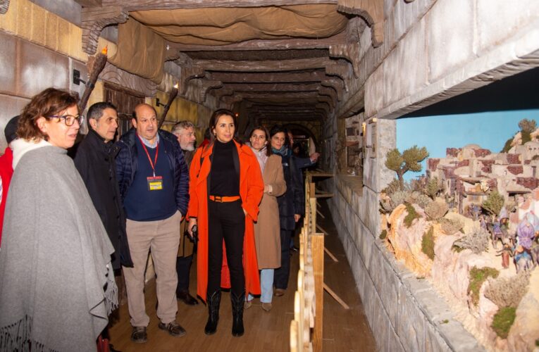 Inaugurado el Belén Monumental de la Asociación Complutense de Belenistas en la antigua fábrica GAL