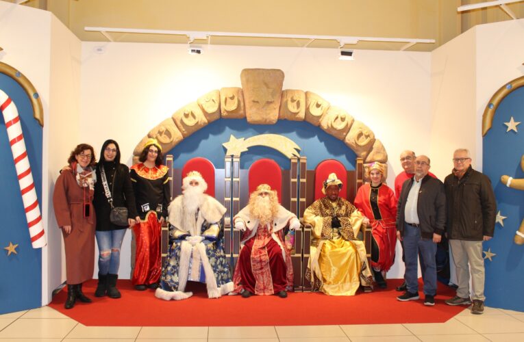 Hasta el 4 de enero, los Carteros Reales, ayudantes de SSMM Los Reyes Magos, recogen las cartas de los niños y niñas de Alcalá en la Capilla del Oidor