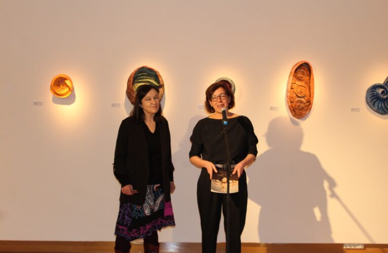 La escultora y educadora Helena Aikin homenajea al “eterno femenino” en “Madre Tierra”