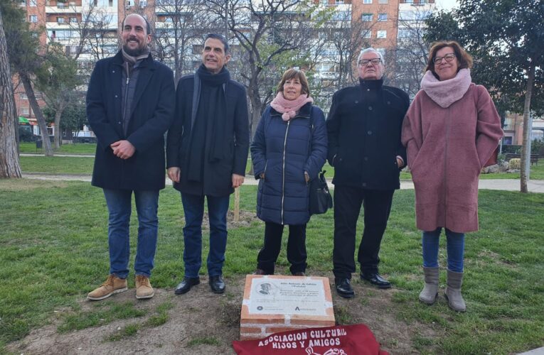 Inaugurado un roble y placa conmemorativa en el Parque O’Donnell en honor a Elio Antonio de Nebrija