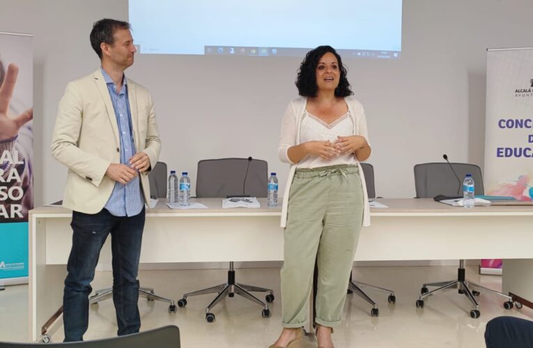 Diana Díaz asiste a un taller contra el bullying en el que se proyecta un corto hecho por alumnos y alumnas del instituto de las Veredillas