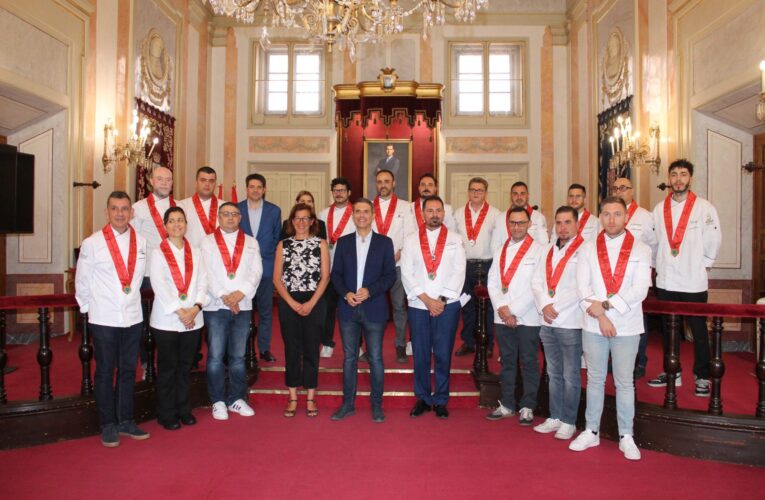 El Ayuntamiento de Alcalá de Henares homenajea a sus establecimientos hosteleros con un acto de reconocimiento a Alcalá Gastronómica