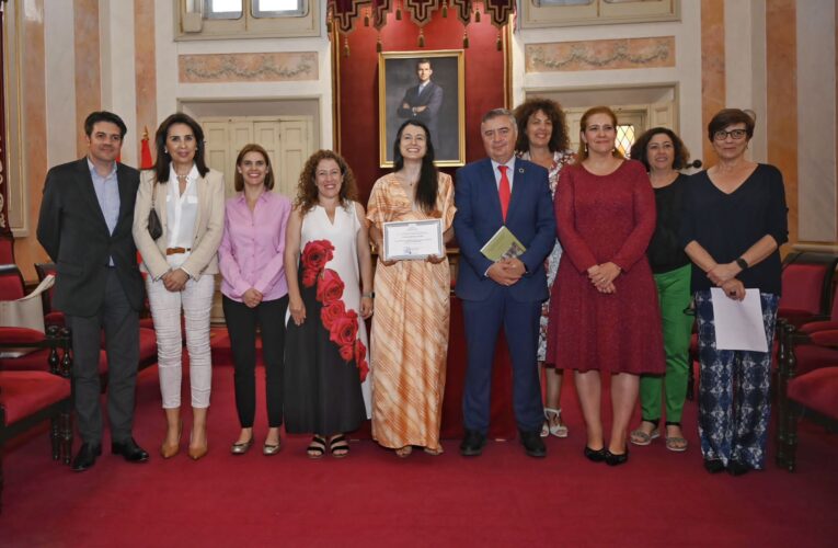Entrega del Premio de Investigación María Isidra de Guzmán