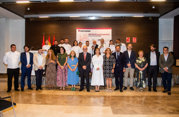 El chef Toño Pérez, del restaurante Atrio de Cáceres, recoge el premio Cervantes Gastronómico