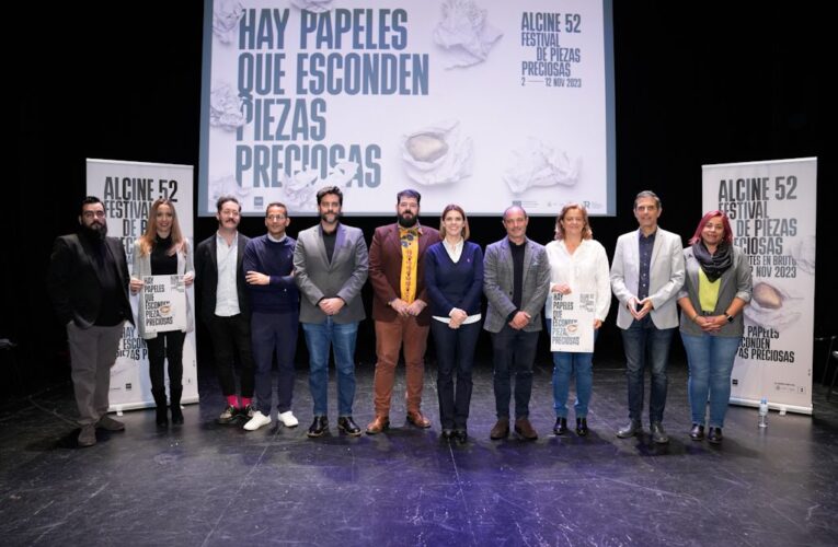 La alcaldesa destaca el carácter “diverso y novedoso” de la edición 52 de ALCINE, que abrirá Pedro Almodóvar