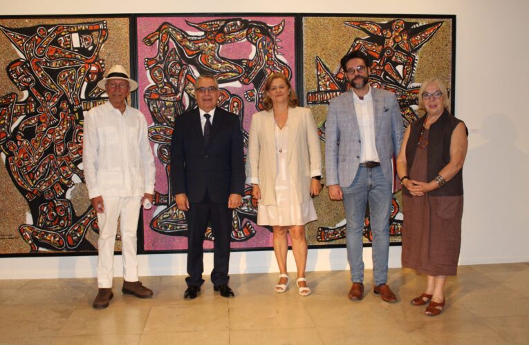 La Casa de la Entrevista acoge una colorida muestra de pintura del artista cubano Andrés Puig