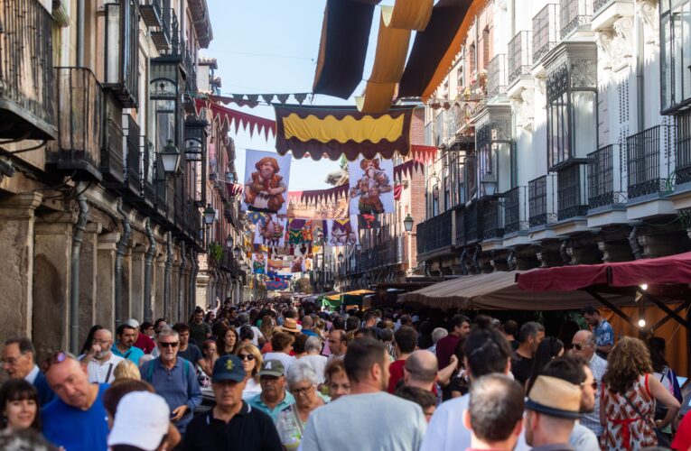 El Mercado Cervantino de Alcalá de Henares afronta su recta final repleto de actividades