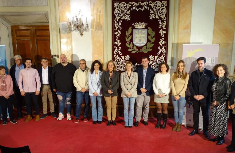 La Plaza de Cervantes albergará en Navidad una gran noria de 40 metros, un carrusel de época, pista de hielo y un renovado mercado temático
