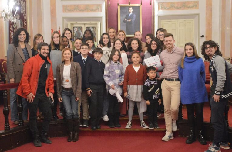 La alcaldesa agradece el trabajo de los niños en el primer Consejo Municipal de Infancia de la legislatura