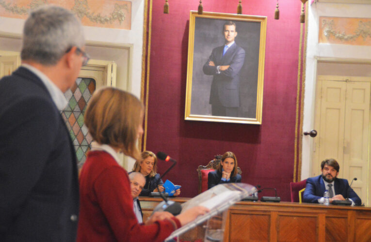 Alcalá de Henares homenajea a la Constitución con una lectura pública en el Salón de Plenos