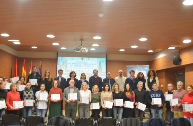 Entrega de los premios a los mejores escaparates y webs de la Navidad en Alcalá