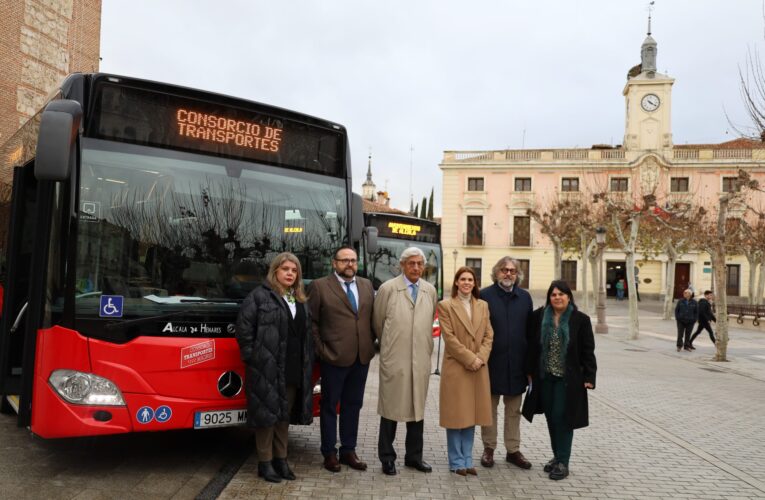 Alcalá presenta siete nuevos autobuses híbridos que ya prestan servicio en la ciudad