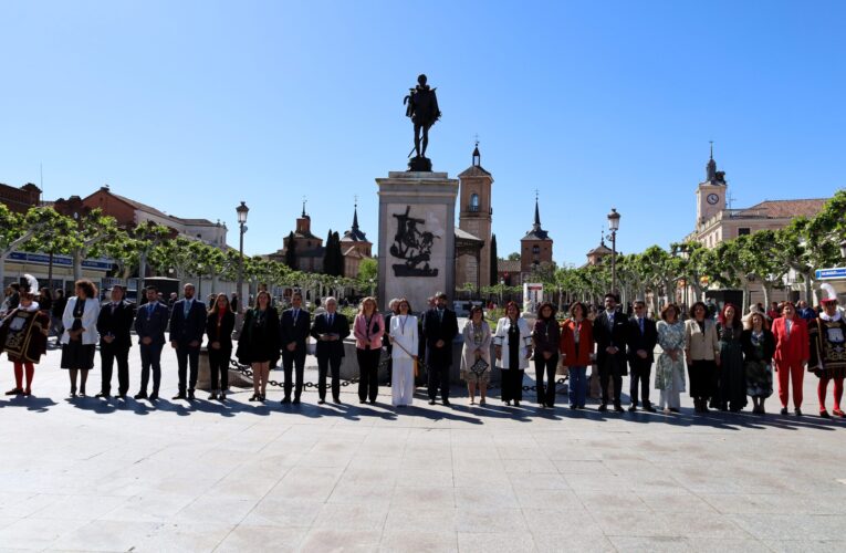 La Corporación Municipal rinde su tradicional homenaje a Miguel de Cervantes por el 23 de abril