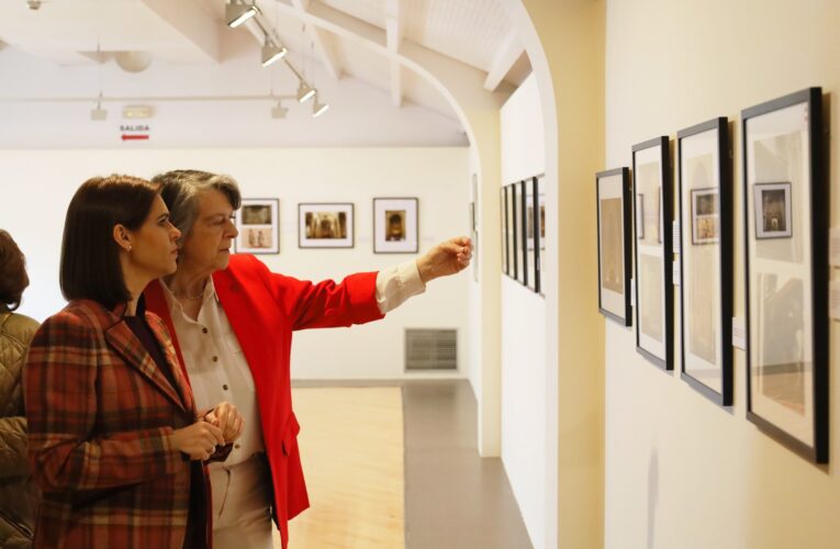 ‘Reductos de fe’, la exposición de la periodista y fotógrafa alcalaína Pilar Navío que se puede disfrutar en Santa María La Rica hasta el 12 de mayo