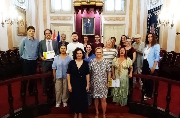 Capitel, Wälder Concep Store y Farmacia Mayor ganadores del I Concurso de Iluminación de Escaparates de la Noche en Blanco