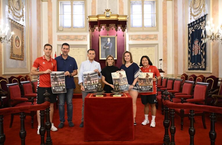 Presentados en el Ayuntamiento de Alcalá los Trofeos Cervantes y Dulcinea de la RSD Alcalá