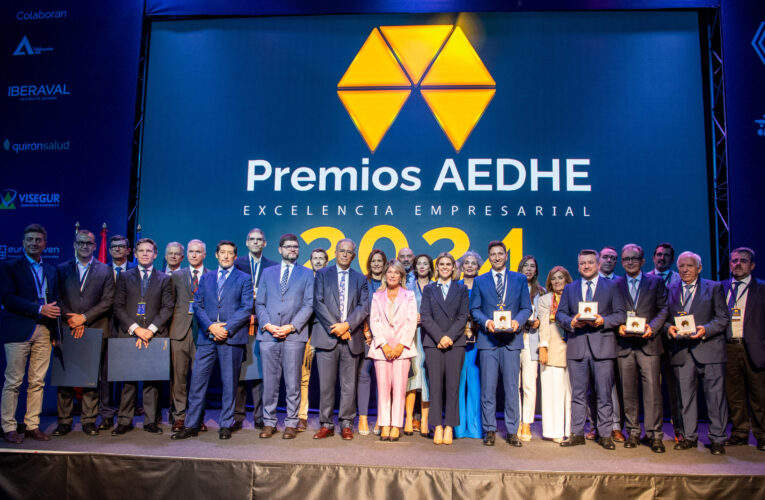 La alcaldesa Judith Piquet participa en la entrega de los Premios ‘AEDHE Excelencia Empresarial’