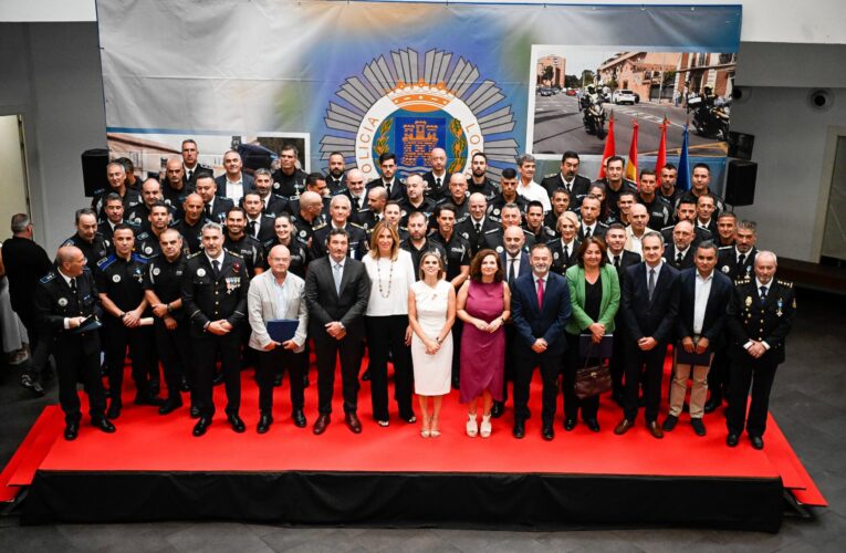 La Policía Local entrega sus medallas y condecoraciones con motivo de su fiesta patronal