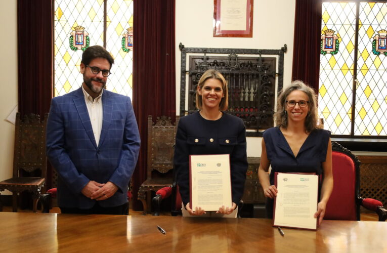 El Ayuntamiento de Alcalá firma un convenio con la Fundación Cruz Blanca para establecer líneas de colaboración en la atención a mujeres víctimas de prostitución