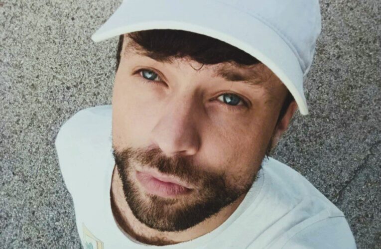 El poeta alicantino Álvaro Carbonell Cerdá, ganador de la LV edición del Premio Ciudad de Alcalá de Poesía